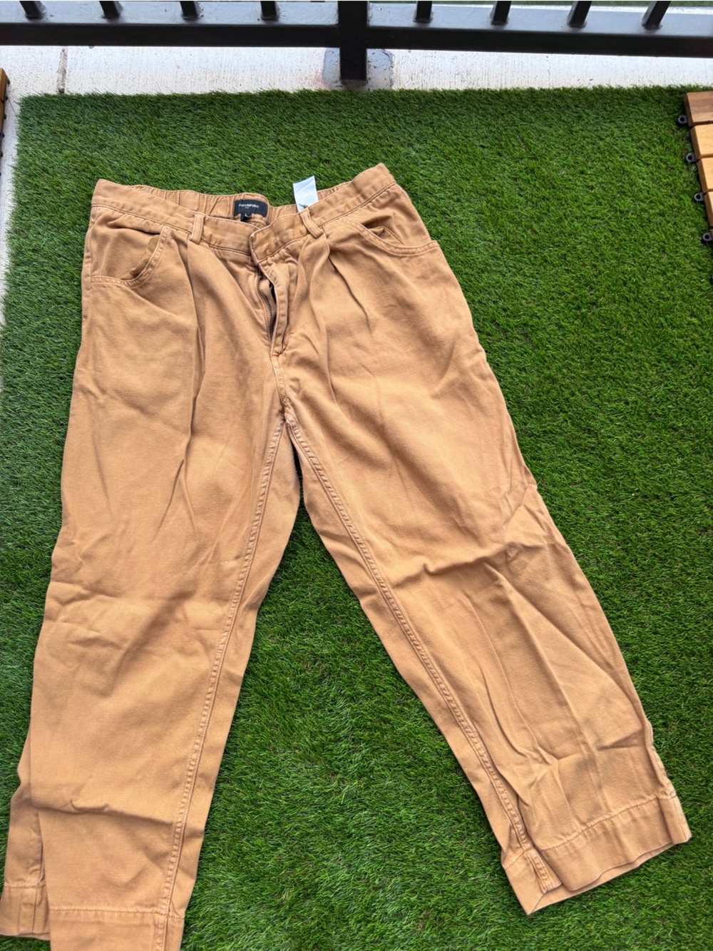 Banana Republic Women's Tan Cropped Chino Trousers